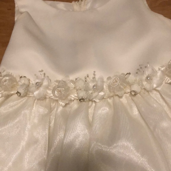 Flower girl dress-EUC - Picture 4 of 8